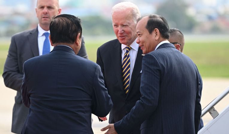 Biden lands in Cambodia to meet Asian allies ahead of Xi meeting- QHN