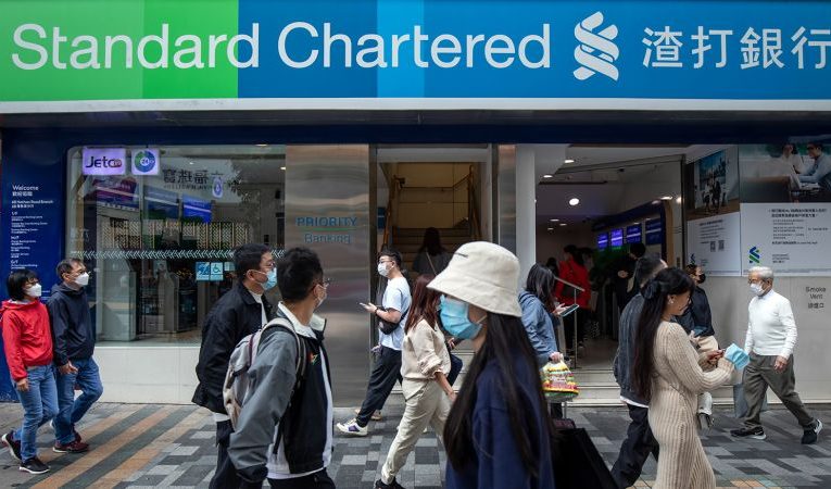 Standard Chartered plans hiring spree in Hong Kong as it sees a ‘pickup’ after Covid- QHN