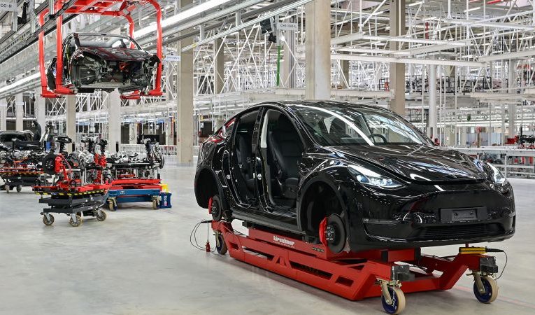 Tesla being investigated for steering wheels coming off on Model Y- QHN