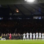 Scotland fans pay tribute to Alex Salmond with minute’s applause- QHN